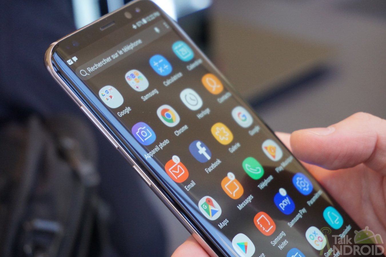 LG could be going the way of the curved display with the V30 5
