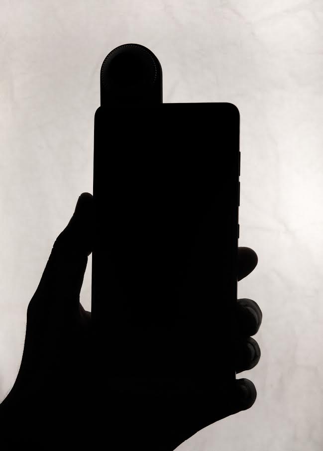 Essential teases a unique, mysterious image of upcoming smartphone 3
