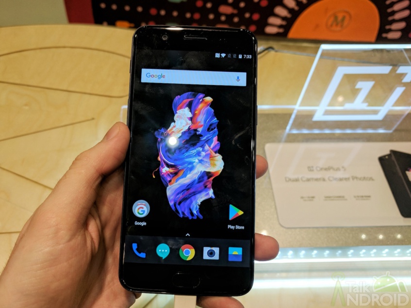 Midnight Black OnePlus 5 with 8GB RAM is now available with immediate shipping 4