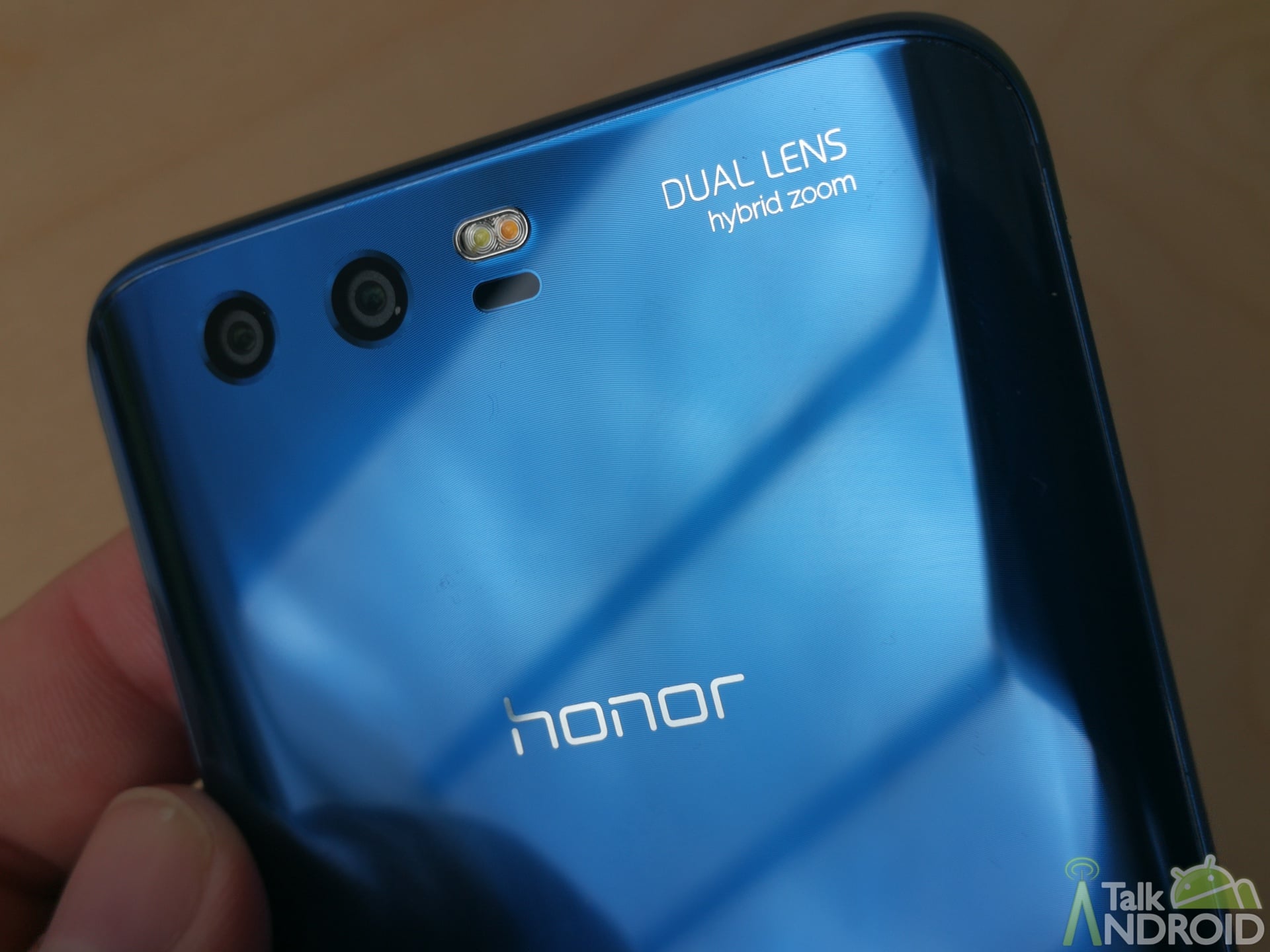 [Deal] Grab the Honor 9 for just £299 in today's flash sale 4