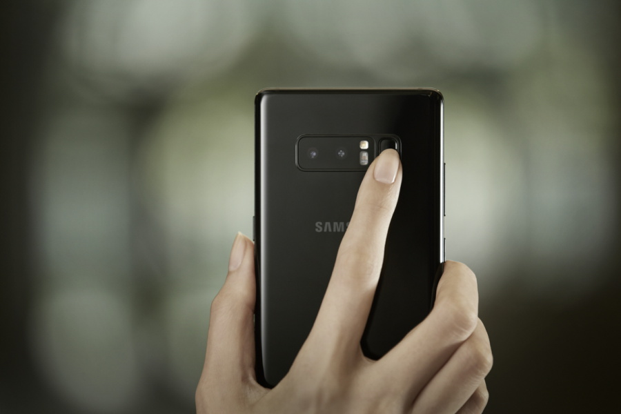 Samsung's Galaxy Note 9 might adopt a fingerprint sensor under the screen 4