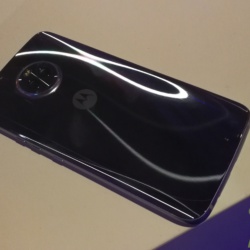 Motorola Moto X4 officially launches, blurs line between mid-tier and flagship 14