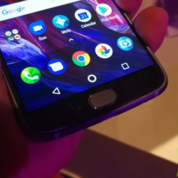 Motorola Moto X4 officially launches, blurs line between mid-tier and flagship 8