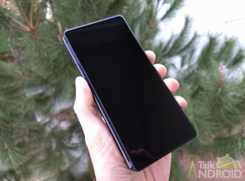 ZTE Axon M review: Two screens, one camera, unlike anything else 4