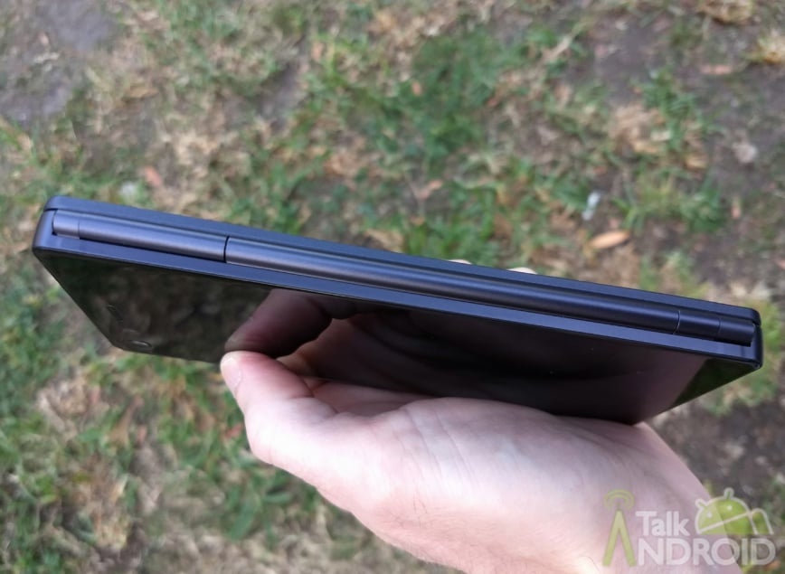 ZTE Axon M review: Two screens, one camera, unlike anything else 9