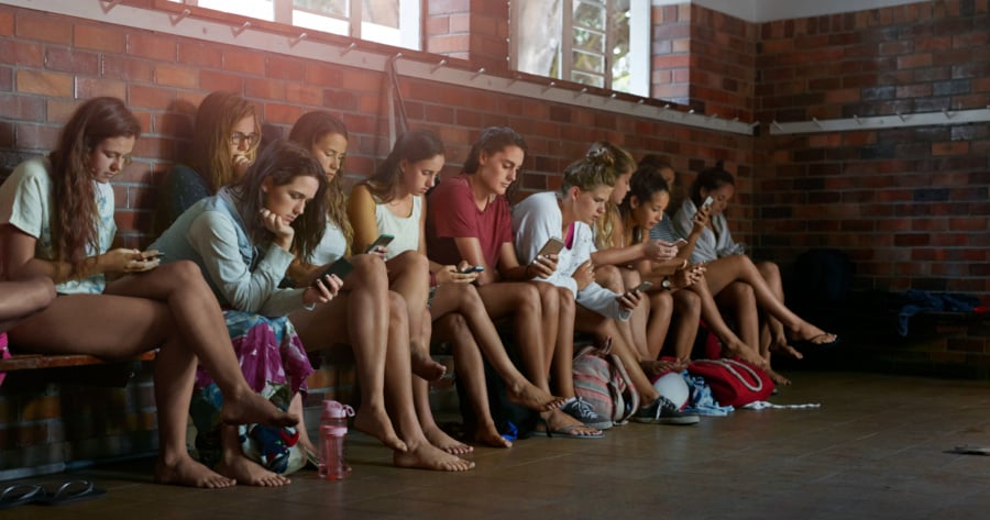 Too in love with your phone? That's a problem says new Motorola study 3