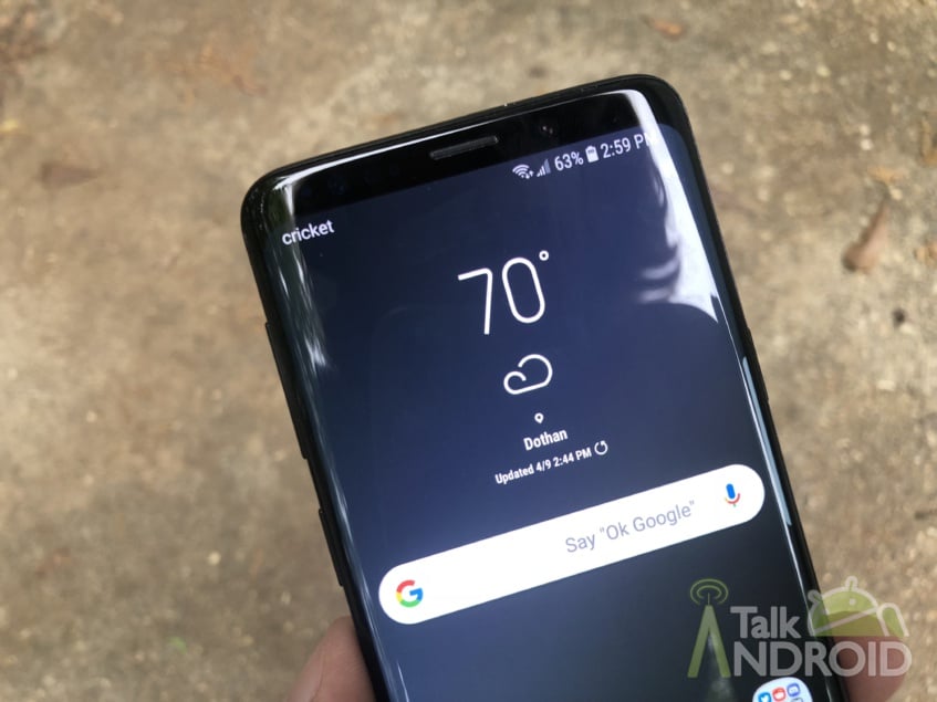 Samsung might use a sound emitting screen to kill the bezels in the Galaxy S10 4