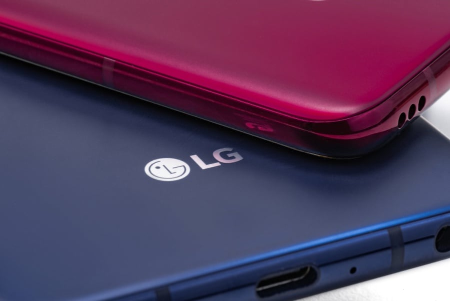LG officially announced the V40 ThinQ packed with five cameras and more AI 5