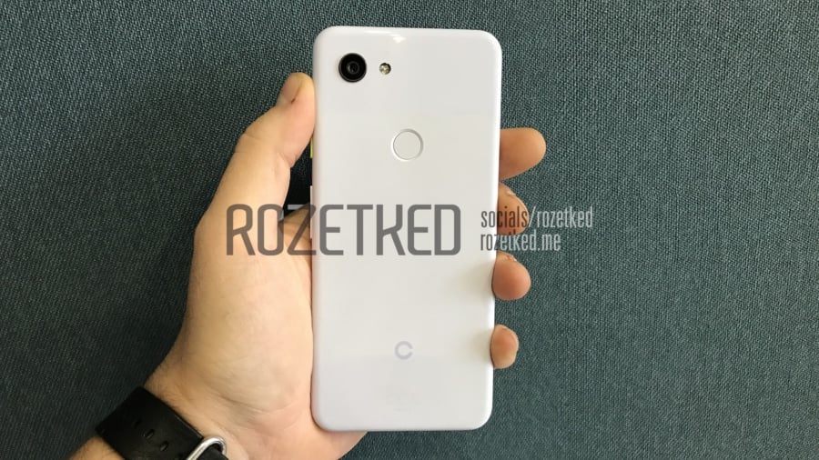 A plastic Google Pixel 3 Lite prototype with a headphone jack leaks 4