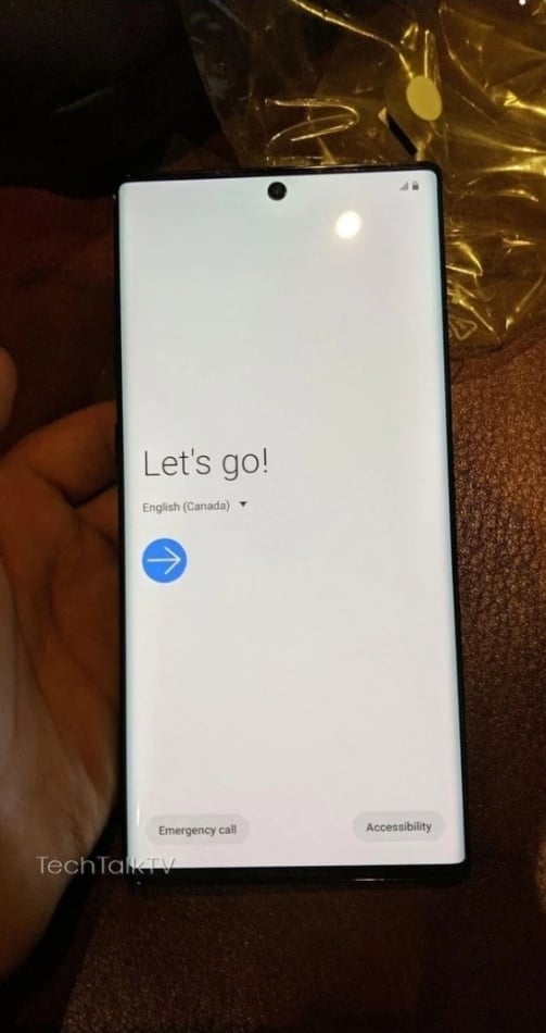 Galaxy Note 10+ photos have leaked, looks like they were captured on a potato 6