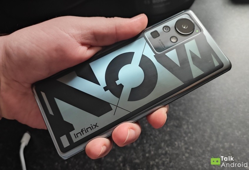 Infinix's color-changing Concept Phone 2021 sports an insane 160W Ultra Flash Charge 8