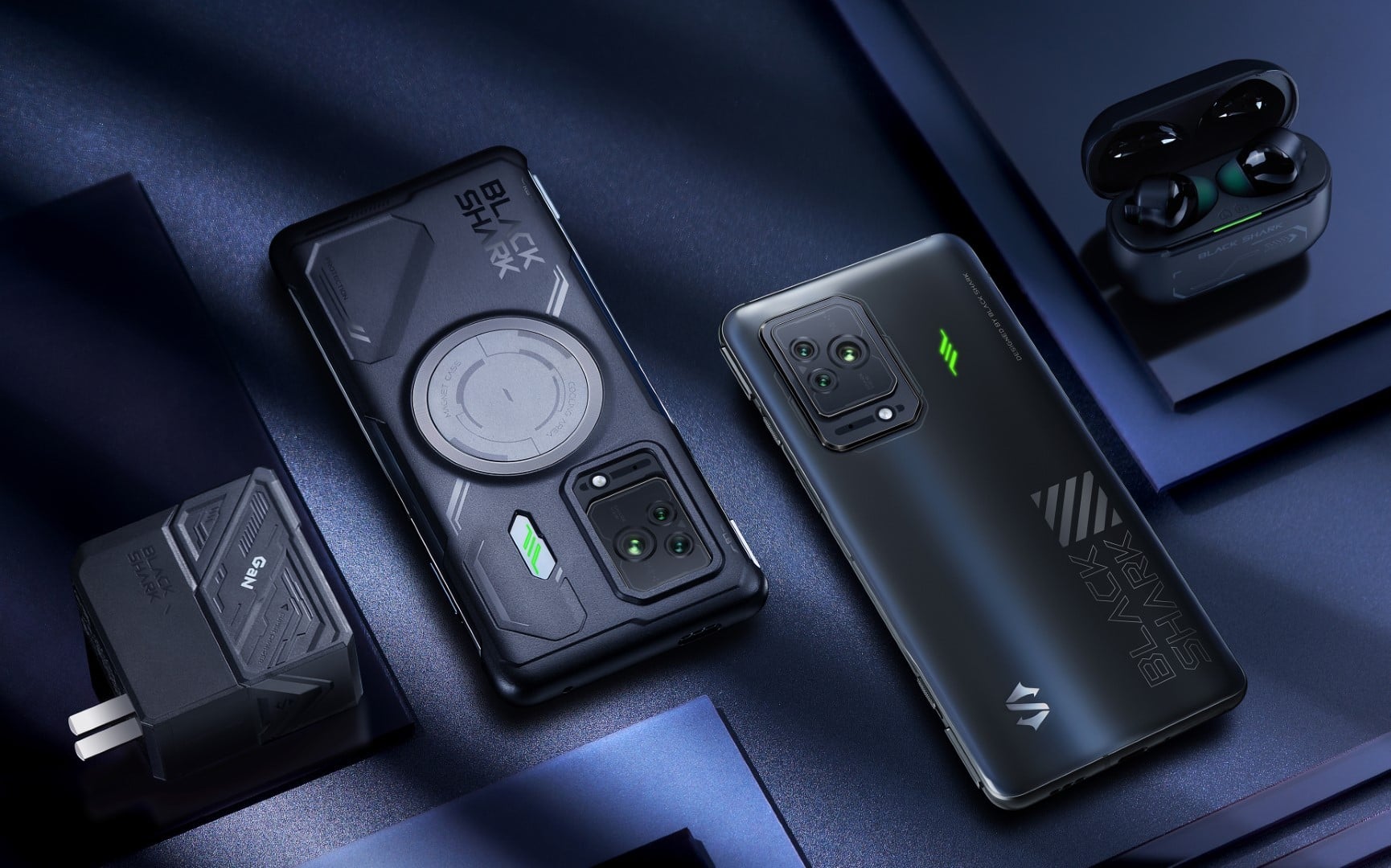 What's the difference between the BlackShark 5 and BlackShark 5 Pro? 5