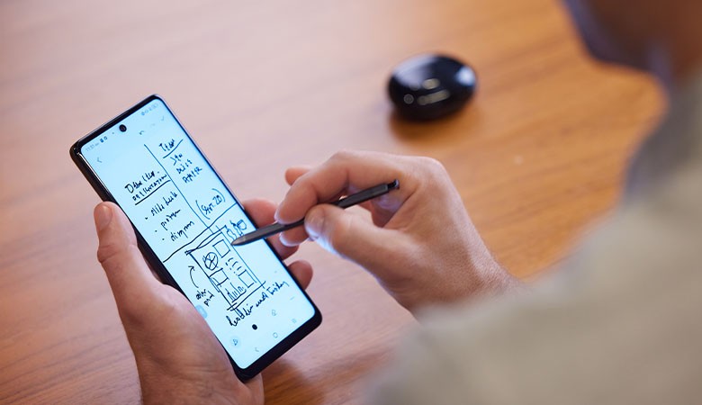 TCL's Stylus 5G aims to fill the void left by LG 3
