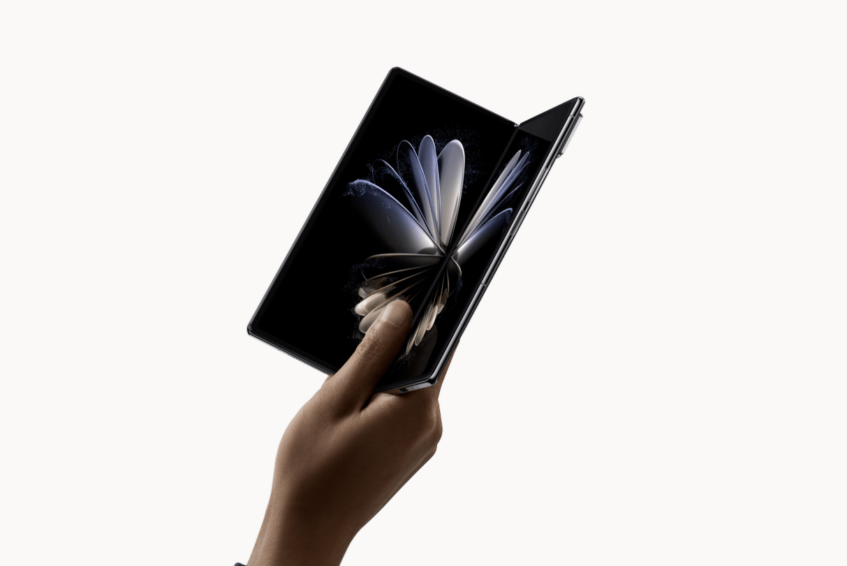 Xiaomi's Mix Fold 2 is almost the perfect rival to Samsung's Galaxy Z Fold 4 3