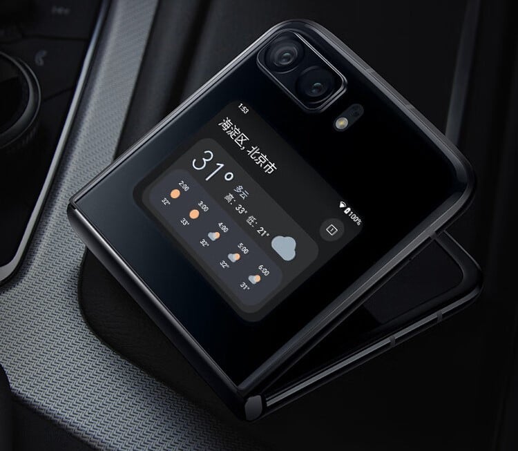 Motorola confirms August 11 launch date for its Razr 2022 and X30 Pro flagships 3