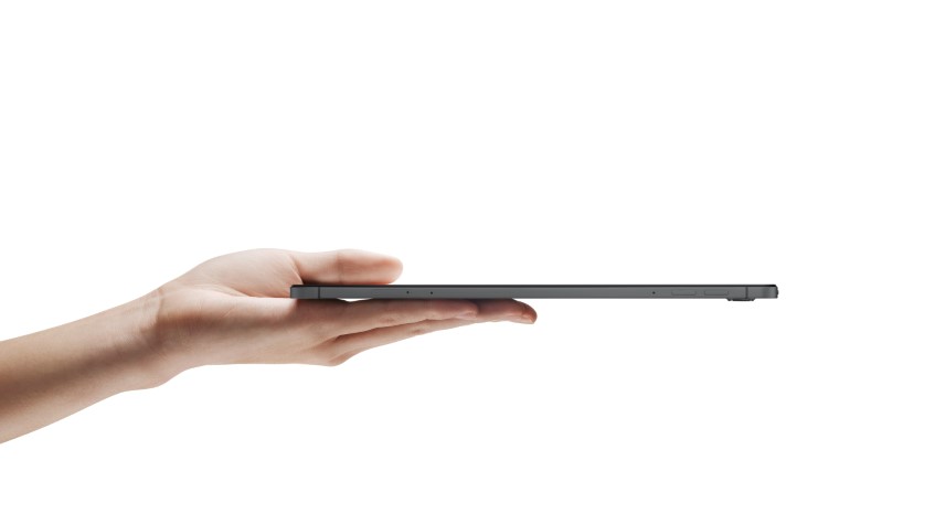 The OPPO Reno 8 5G and 8 Pro are official with high-refresh AMOLED displays and flagship Dimensity processors 11