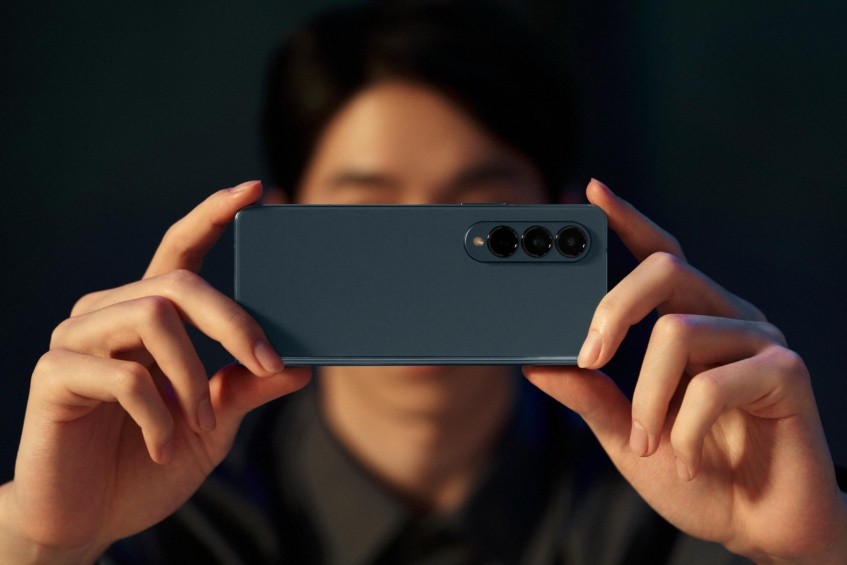 Will Samsung Win The Foldable Phone Race" 8