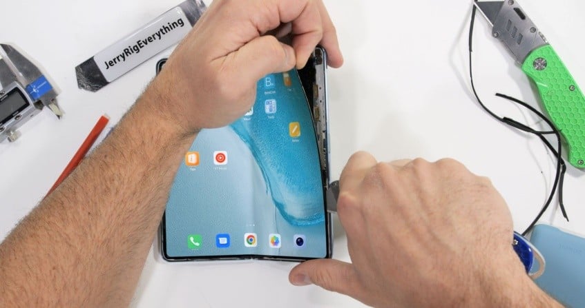 Teardown of Honor's Magic Vs foldable reveals a new 'no-gap' hinge design 7