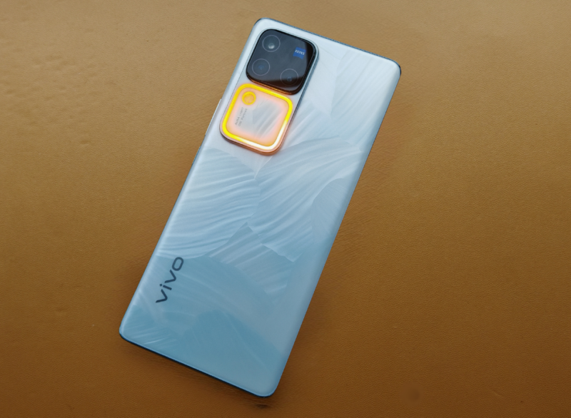 Vivo V30 Pro Review: A Midranger With Flagship Tendencies 4