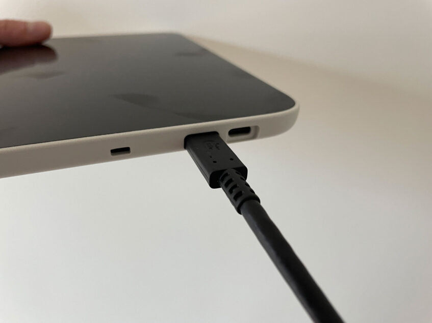 Cable into Wacom One 13 Touch
