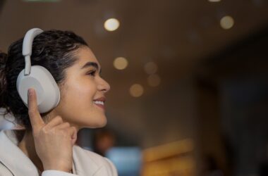 The Sony WH-1000XM5 Headphones Cost Their Lowest Right Now 16