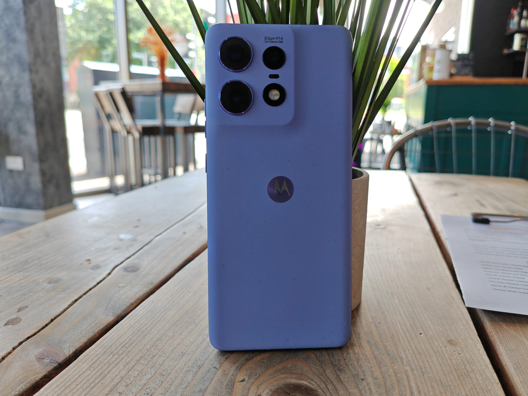 Motorola Edge 50 Pro Review: Looks Good, Snaps Even Better 4