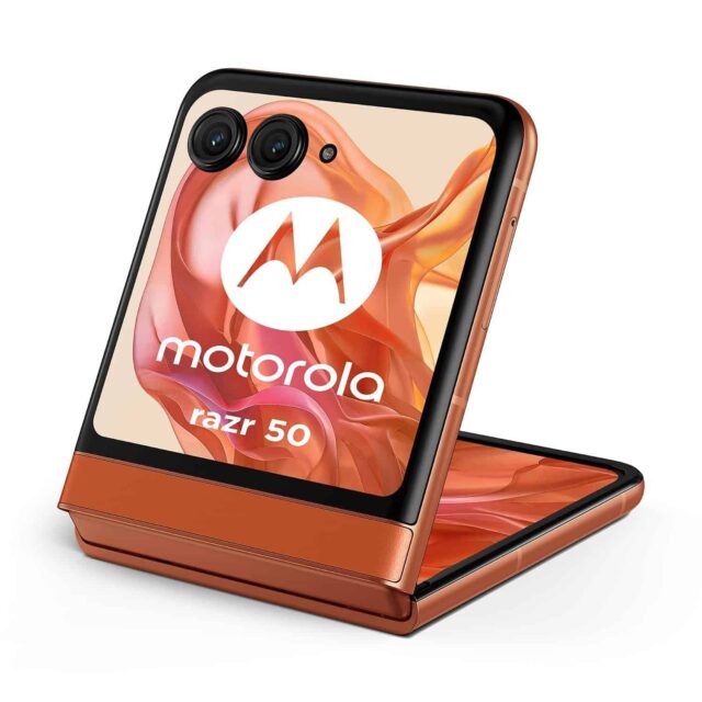 The Regular Motorola Razr 50 Has Leaked With Specs And Images 17