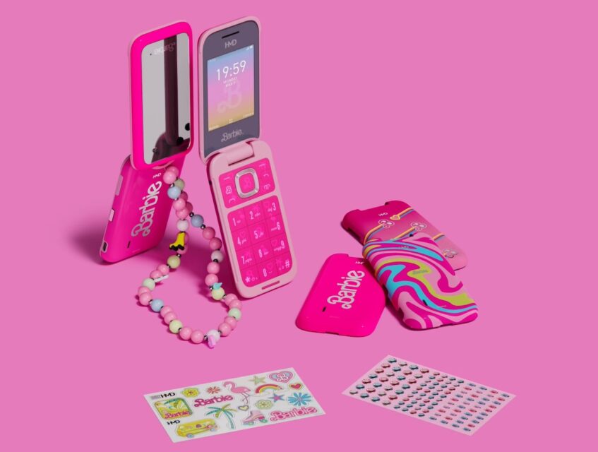 HMD Barbie Phone product box content