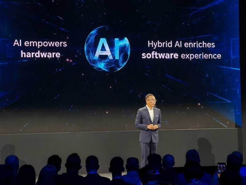 Honor’s New AI Detection System Stops Deepfakes From Fooling You 4