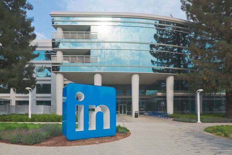 Front view of LinkedIn company building