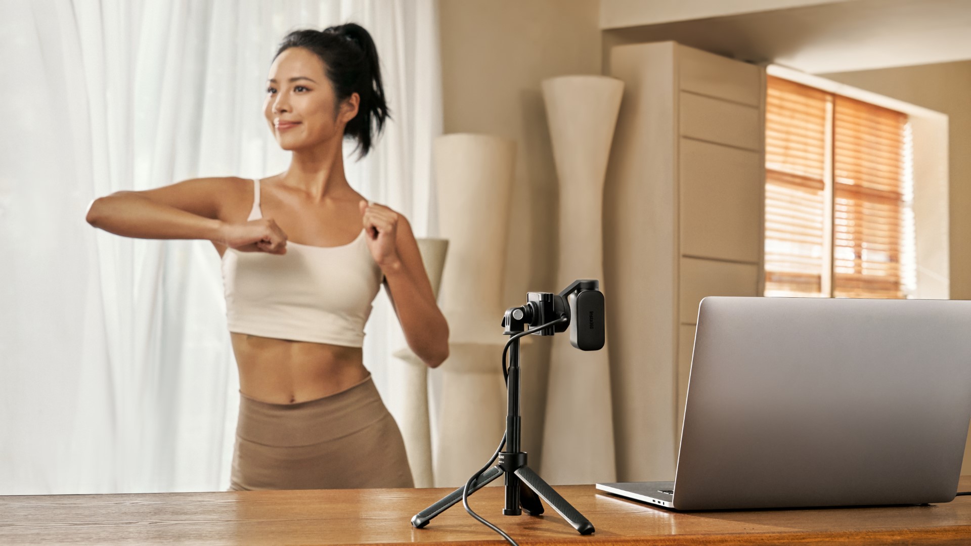 Insta360 Launches The Link 2 And Link 2C 4K Webcams With AI Magic 8