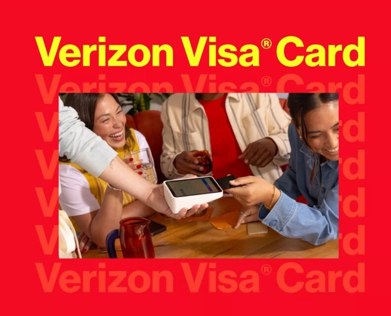 People smiling and using Verizon Visa card with POS machine