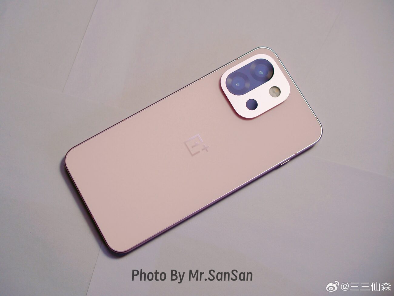 The OnePlus 13T's Design Might Have Gotten a Little Pixel Inspo 8