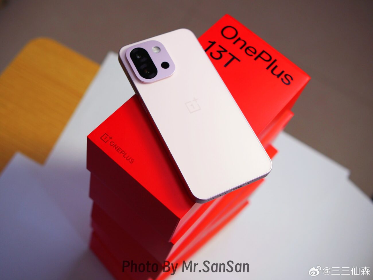 The OnePlus 13T's Design Might Have Gotten a Little Pixel Inspo 10