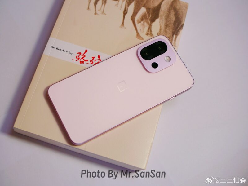 The OnePlus 13T's Design Might Have Gotten a Little Pixel Inspo 4