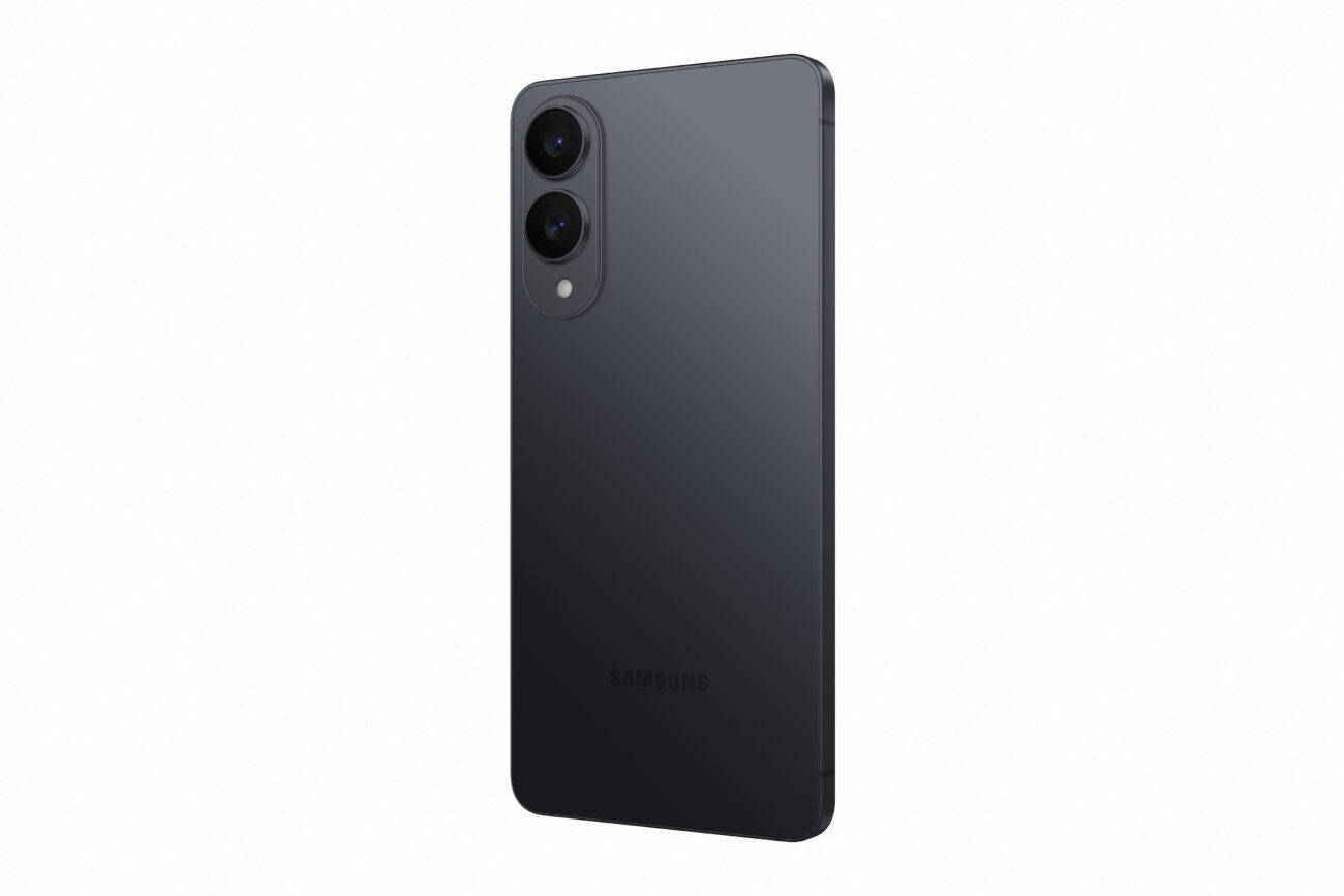 Slim Is in Style Again? Samsung Unveils the Galaxy S25 Edge 16