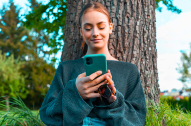 Tired of typing your email? This iPhone trick lets you do it in just two taps 8