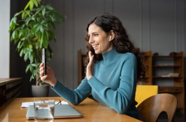 The Trump T1 Phone Is Just an HTC U24 Pro in a Gold Suit 4