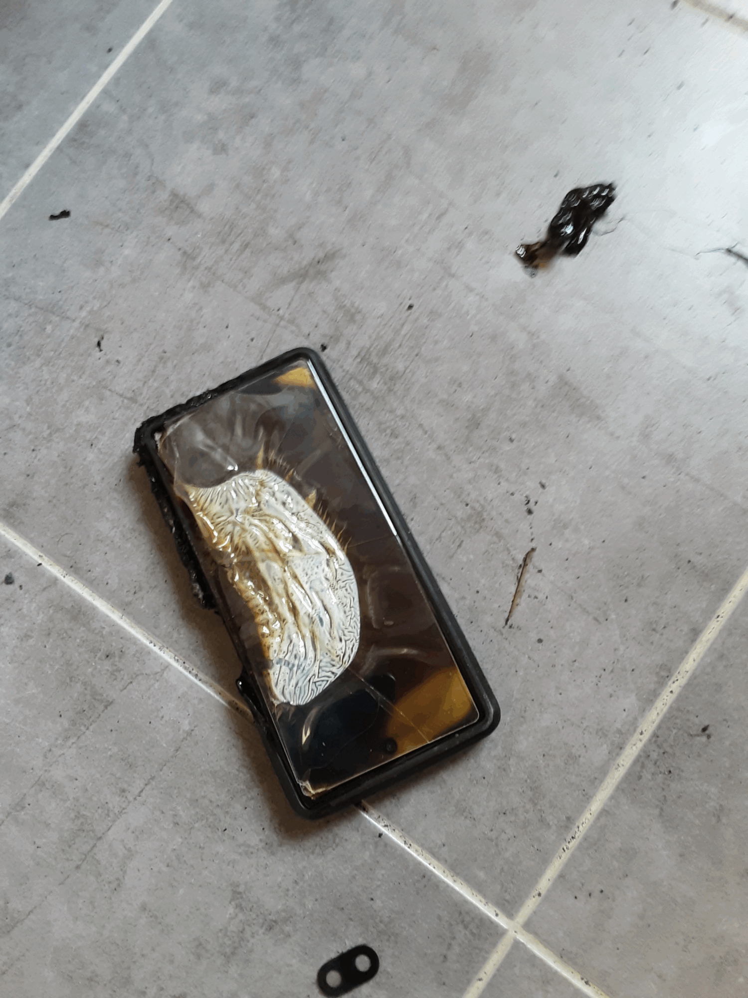 Pixel 6a Still Igniting After "Fix," Sparking Wider Safety Concerns 3
