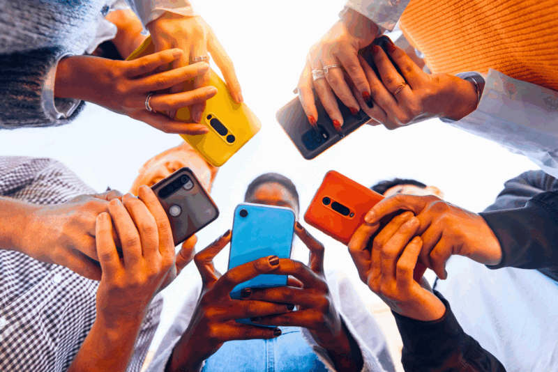 Study shows iPhone users take more risks than Android users 4