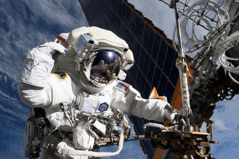 Samsung and Google Transform Space Learning With Galaxy S25 Edge and Gemini Live 3