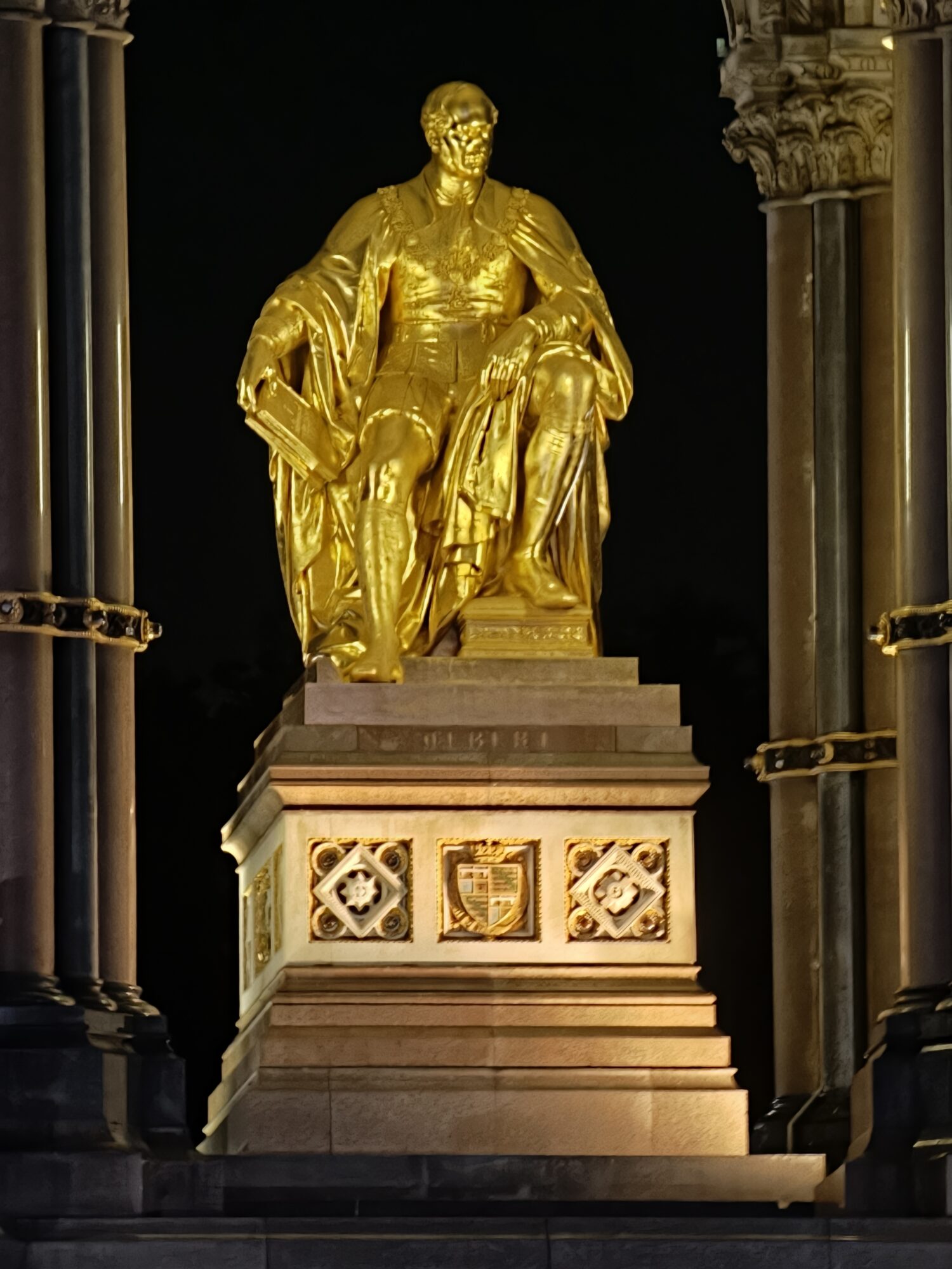 OPPO Find X9 Pro Review: There's Only One Missing Ingredient 24