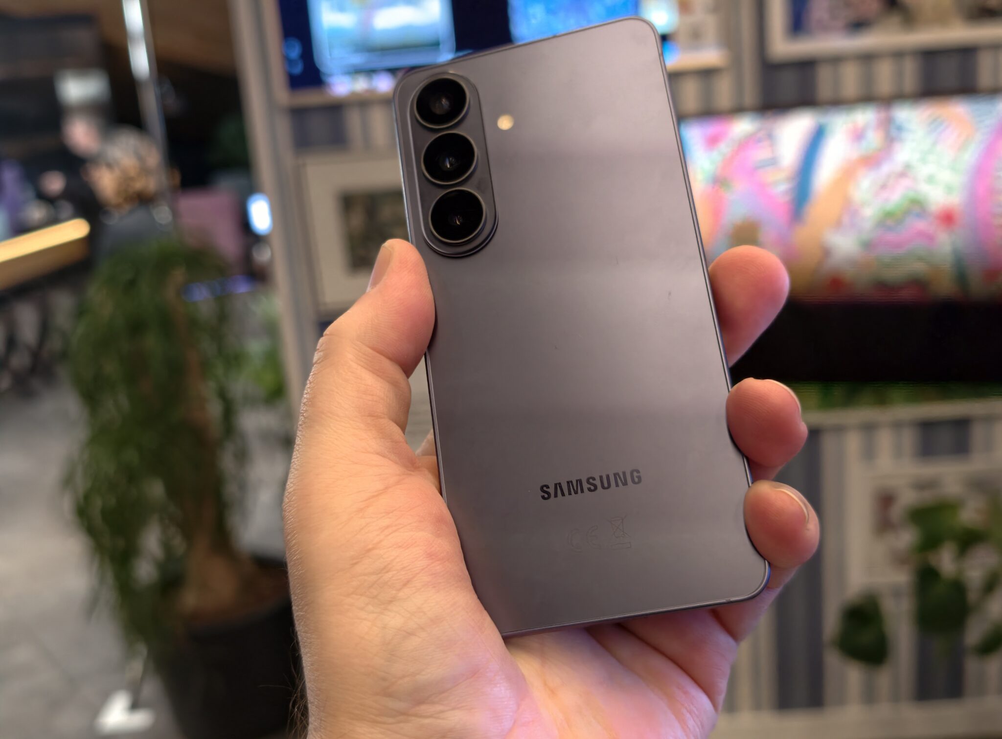 Break Your S26 And Samsung Will Replace It In Two Days 12