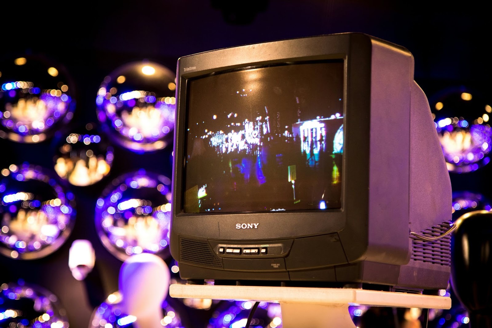 How Android TV Projectors Are Replacing Traditional TVs in Living Rooms 4