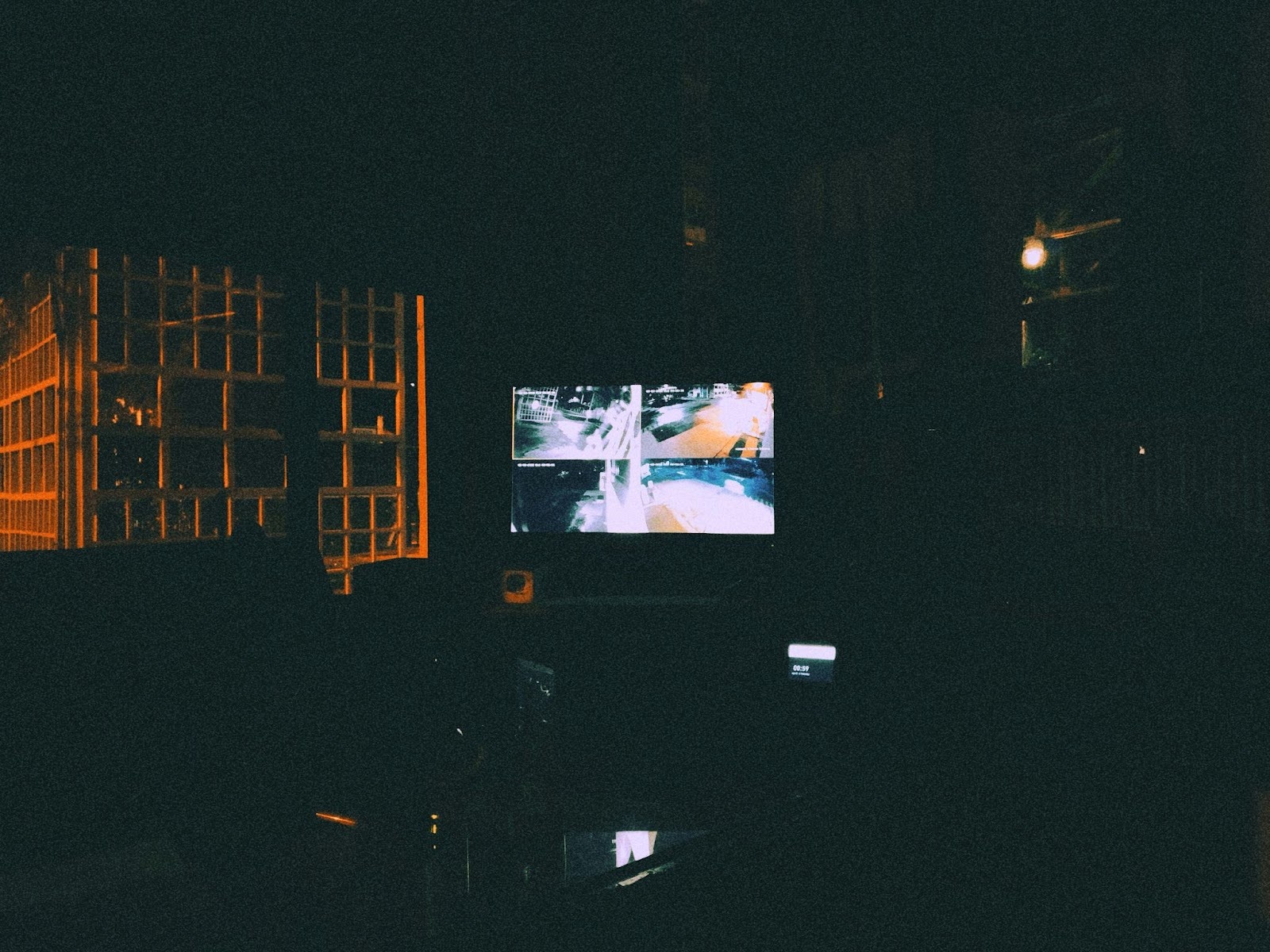 How Android TV Projectors Are Replacing Traditional TVs in Living Rooms 3