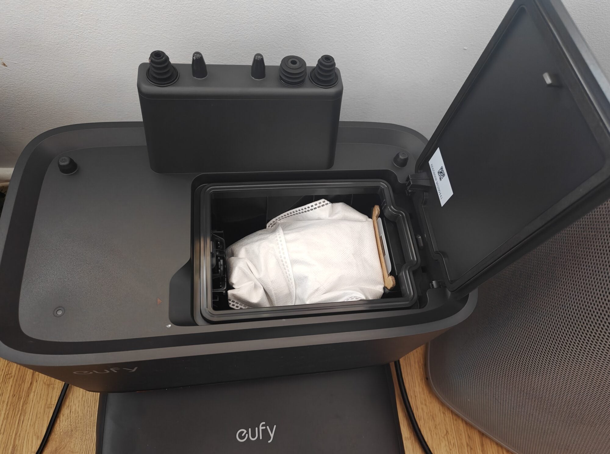 Eufy Omni C28 Robot Vac & Mop Review: Premium Features, Friendlier Price 10