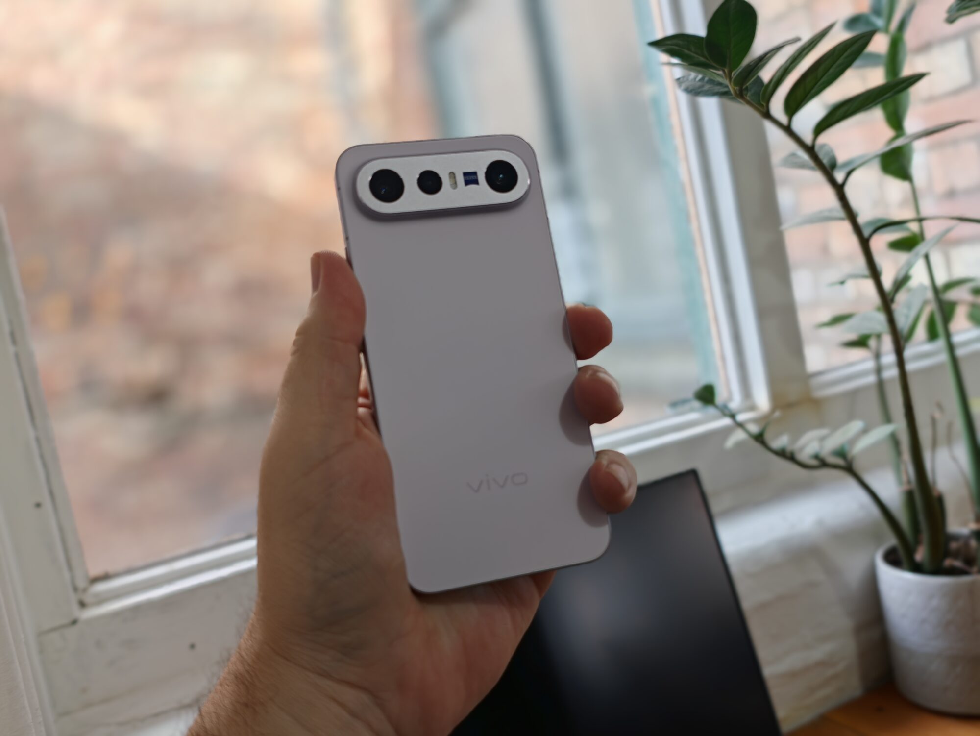 Vivo X300 FE Review: Big Battery, Small Body, One Weak Spot 2
