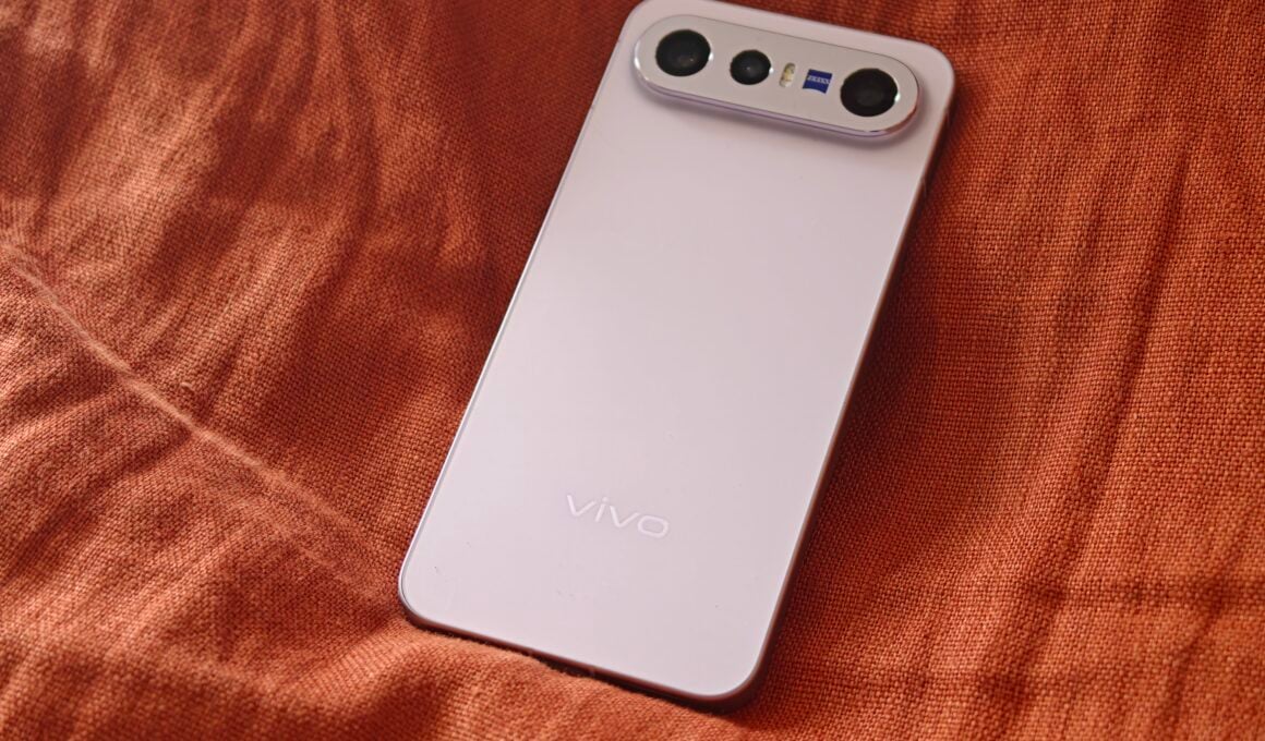 Vivo X300 FE Review: Big Battery, Small Body, One Weak Spot 17