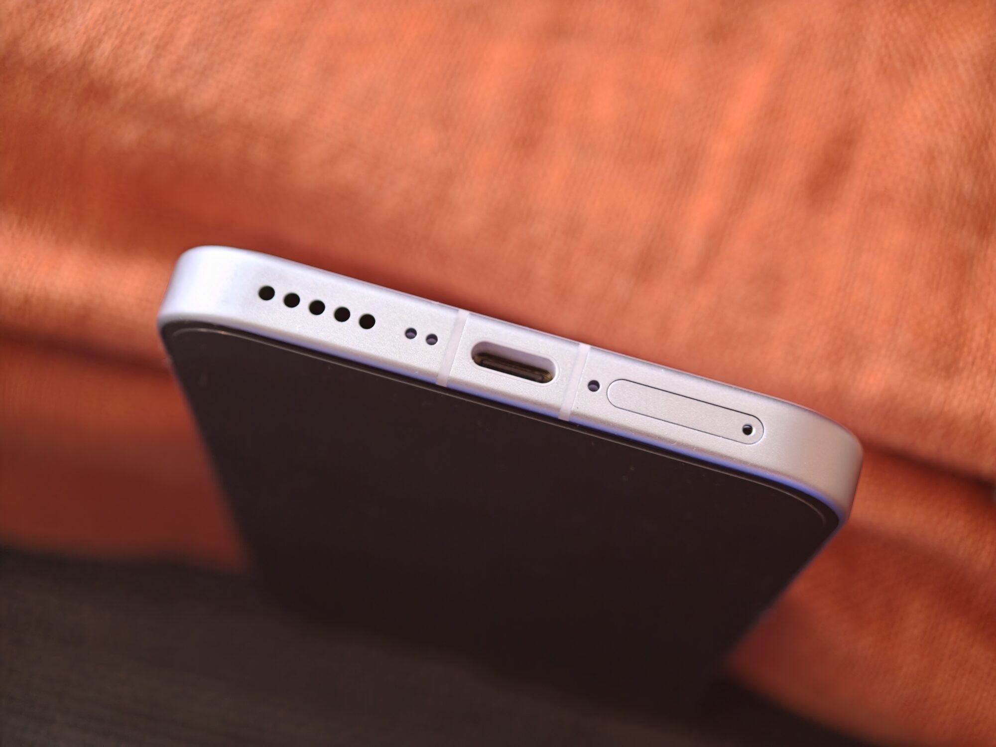 Vivo X300 FE Review: Big Battery, Small Body, One Weak Spot 3