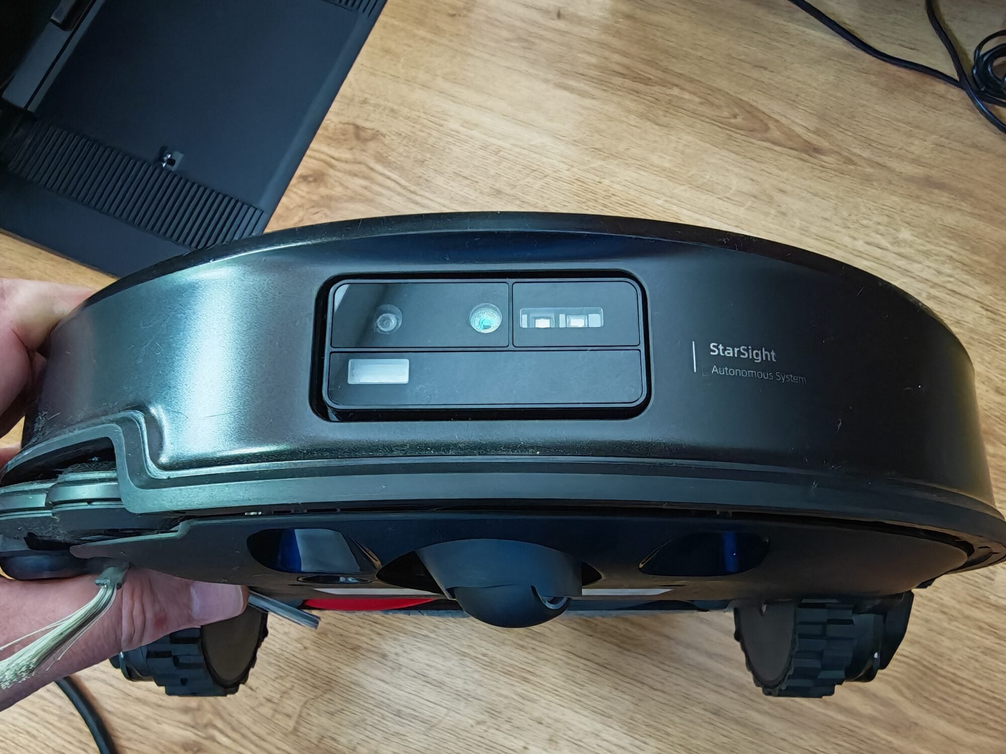 Roborock Saros 20 Review: Set It, Forget It, Be Impressed 7